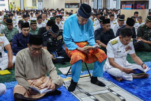 SULTAN SELANGOR SHARAFUDIN IDRIS SHAH