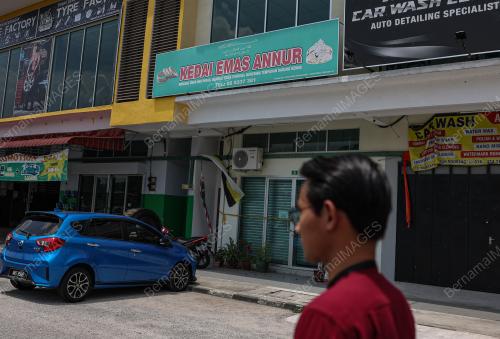 KEDAI EMAS DIPECAH MASUK