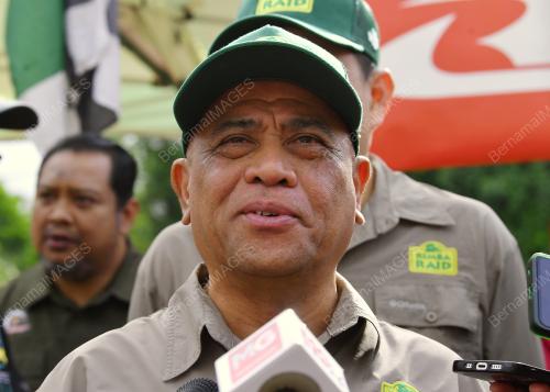 DATUK SERI SAARANI MOHAMAD