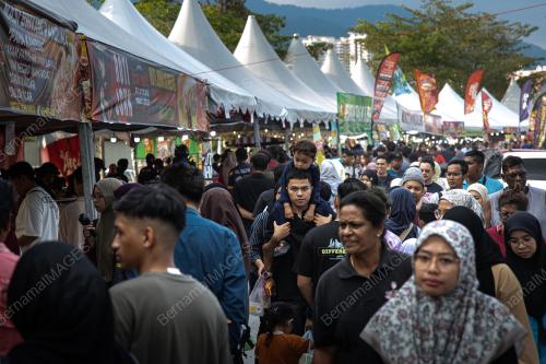 TINJAUAN BAZAR RAMADHAN