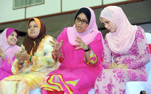PK18_04102013_UMNO