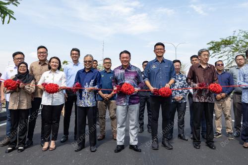 PERASMIAN JALAN UTAMA BANDAR SERI BOTANI