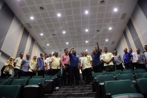 DATUK SERI DR ZAMBRY ABDUL KADIR