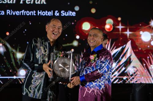 DATUK SERI SAARANI MOHAMAD