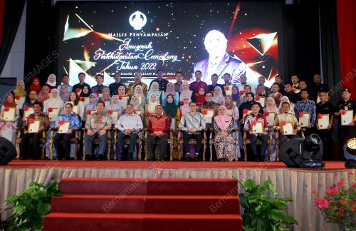DATUK SERI SAARANI MOHAMAD