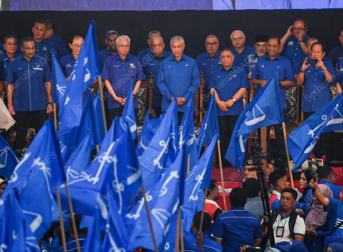DATUK SERI ISMAIL SABRI YAAKOB