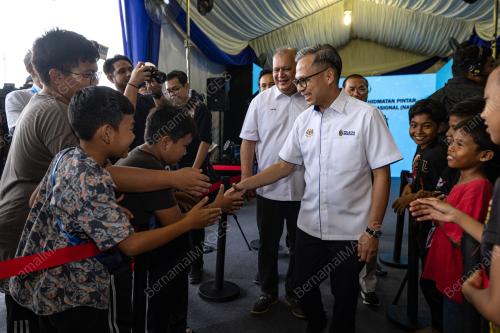 FAHMI FADZIL