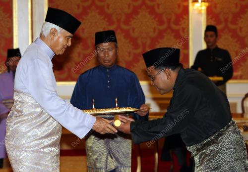SULTAN AZLAN SHAH