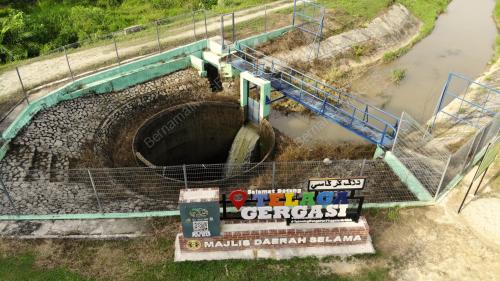 TELAGA GERGASI DI SELAMA