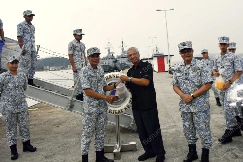 TAN SRI AZIZAN ARIFFIN