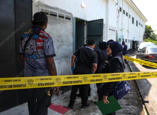 KEDAI EMAS DIPECAH MASUK