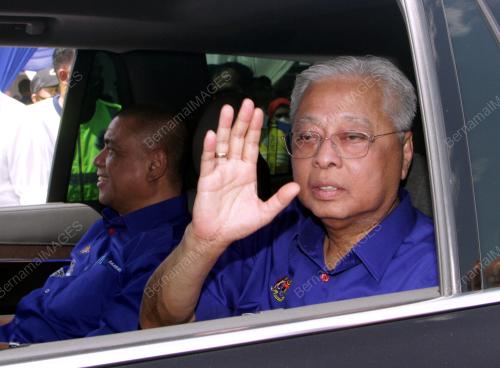 DATUK SERI ISMAIL SABRI YAAKOB