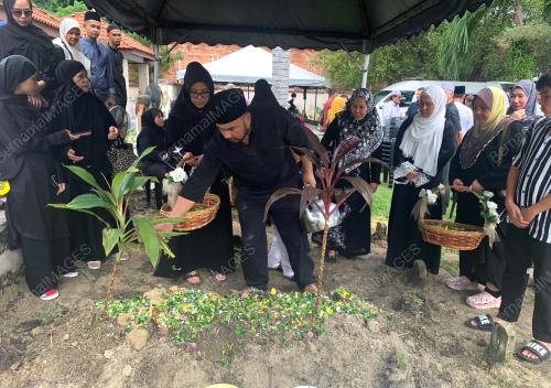 KELUARGA SENIWATI