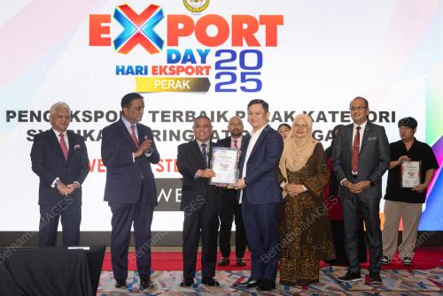 DATUK SERI SAARANI MOHAMAD