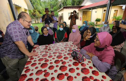 DATUK SERI SHAMSUL ISKANDAR MD AKIN