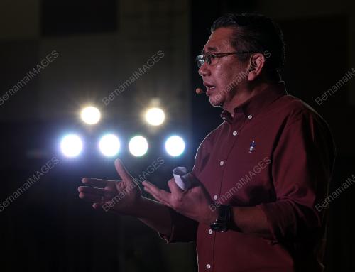 DATUK SERI SALAHUDDIN AYUB DATUK SERI SALAHUDDIN AYUB DATUK S