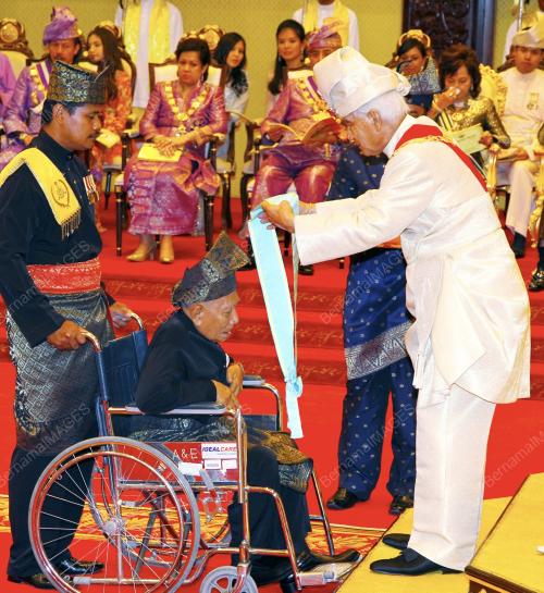 KEPUTERAAN SULTAN AZLAN SHAH