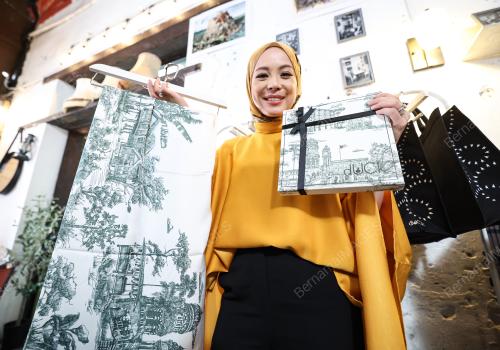 DATIN VIVY YUSOF