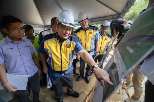 DATUK SERI ALEXANDER NANTA LINGGI