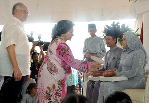 DATUK SERI NAJIB TUN RAZAK