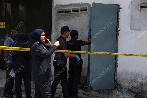 KEDAI EMAS DIPECAH MASUK