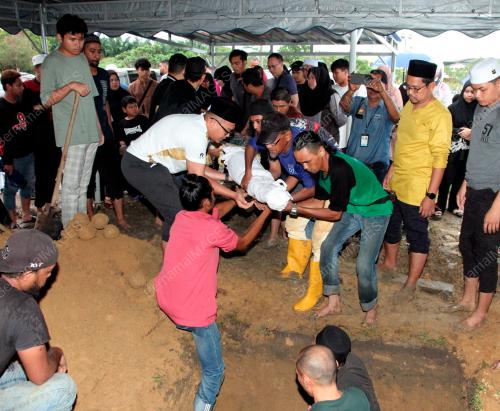 KEJADIAN KEPALA AIR DI KAMPUNG POH