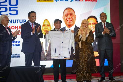 DATUK SERI SAARANI MOHAMAD