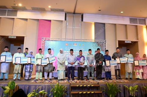 DATUK DR MOHD NA'IM MOKHTAR