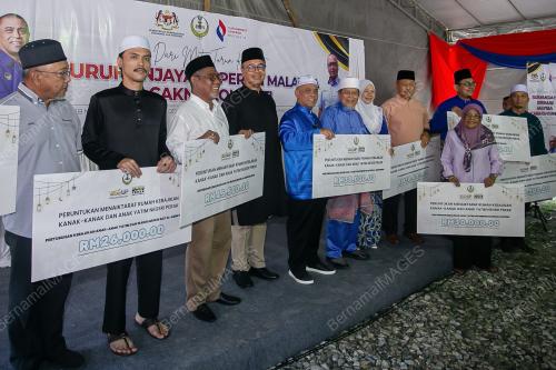 DATUK SERI SAARANI MOHAMAD