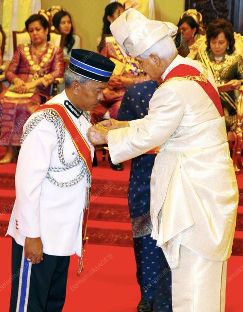 KEPUTERAAN SULTAN AZLAN SHAH