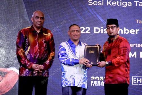 DATUK SERI SAARANI MOHAMAD