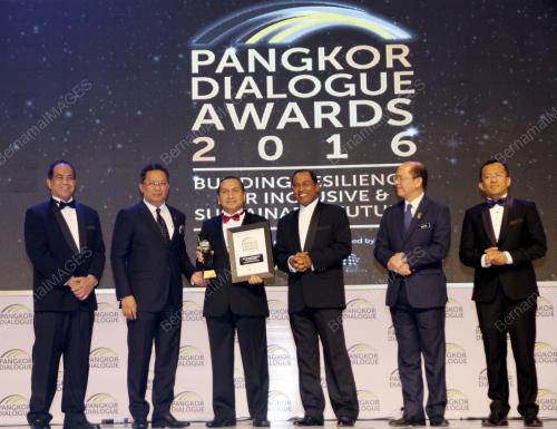PK22_05092016_AWARDS