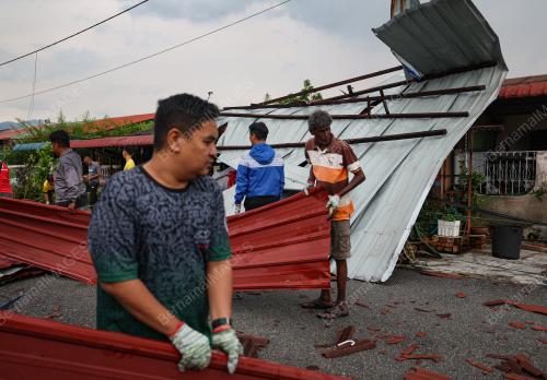 KEJADIAN RIBUT DI TAMAN KLEBANG JAYA