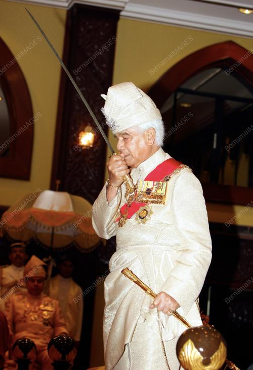 SULTAN AZLAN SHAH