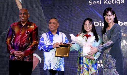 DATUK SERI SAARANI MOHAMAD