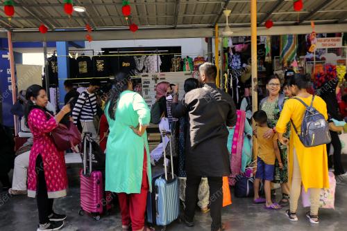 TINJAUAN ORANG RAMAI DI JETI PULAU PANGKOR