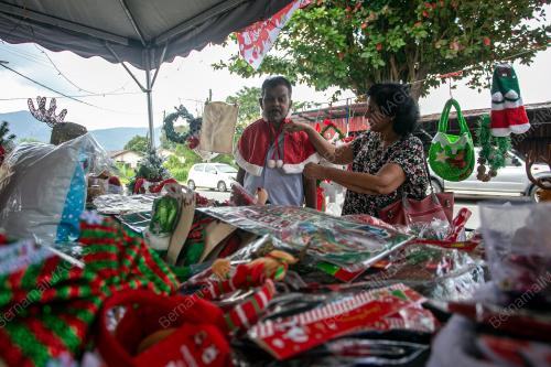 GERAI MENJUAL PERALATAN HARI NATAL