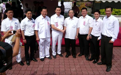 PENAMAAN CALON