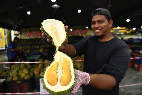 PAK MAN DURIAN TELUK INTAN