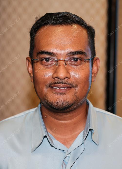 MOHD KHAIROL IWAN MAT KHAIRI