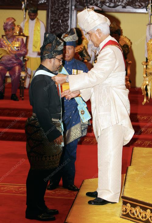 SULTAN AZLAN SHAH