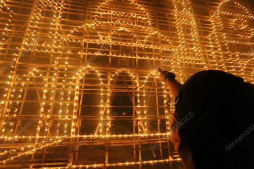 PANJUT REPLIKA MASJID SRI SENDAYAN DI KAMPUNG RIBU