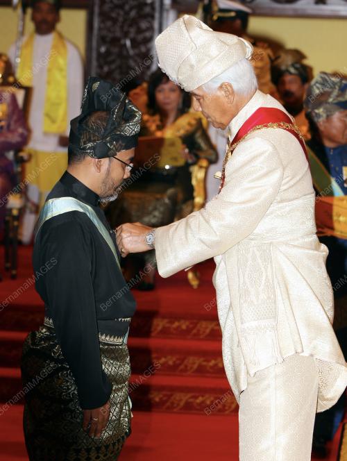 SULTAN AZLAN SHAH