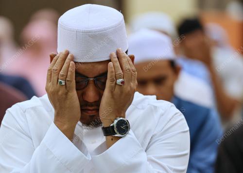 DATUK SERI AHMAD FAIZAL AZUMU