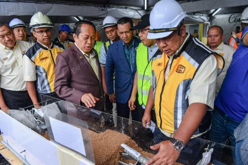 DATUK SERI AHMAD MASLAN