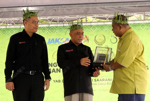 MENTERI BESAR DATUK SERI SAARANI MOHAMAD