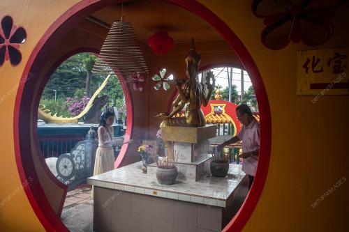 TINJAUAN TAHUN BARU CINA