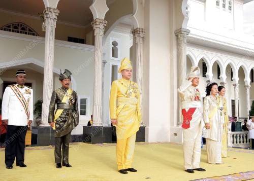 SULTAN AZLAN SHAH
