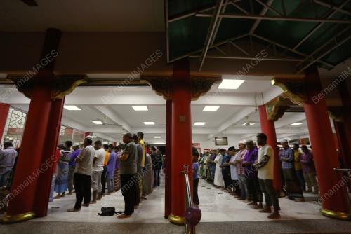 SOLAT SUNAT TARAWIH DI MASJID MUHAMMADIAH