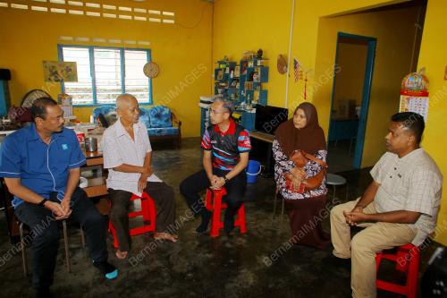 FAHMI FADZIL